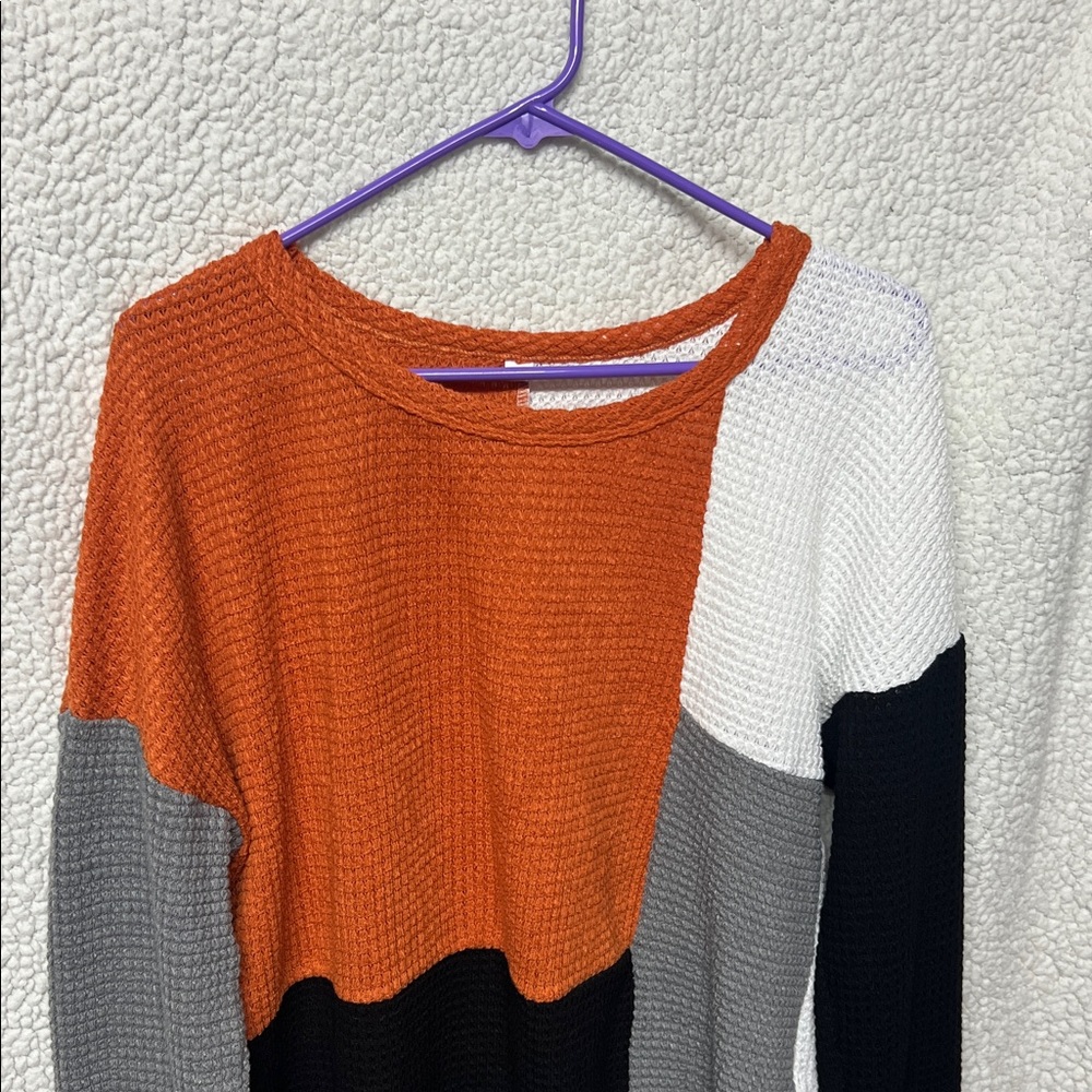 size XL color block waffle knit top